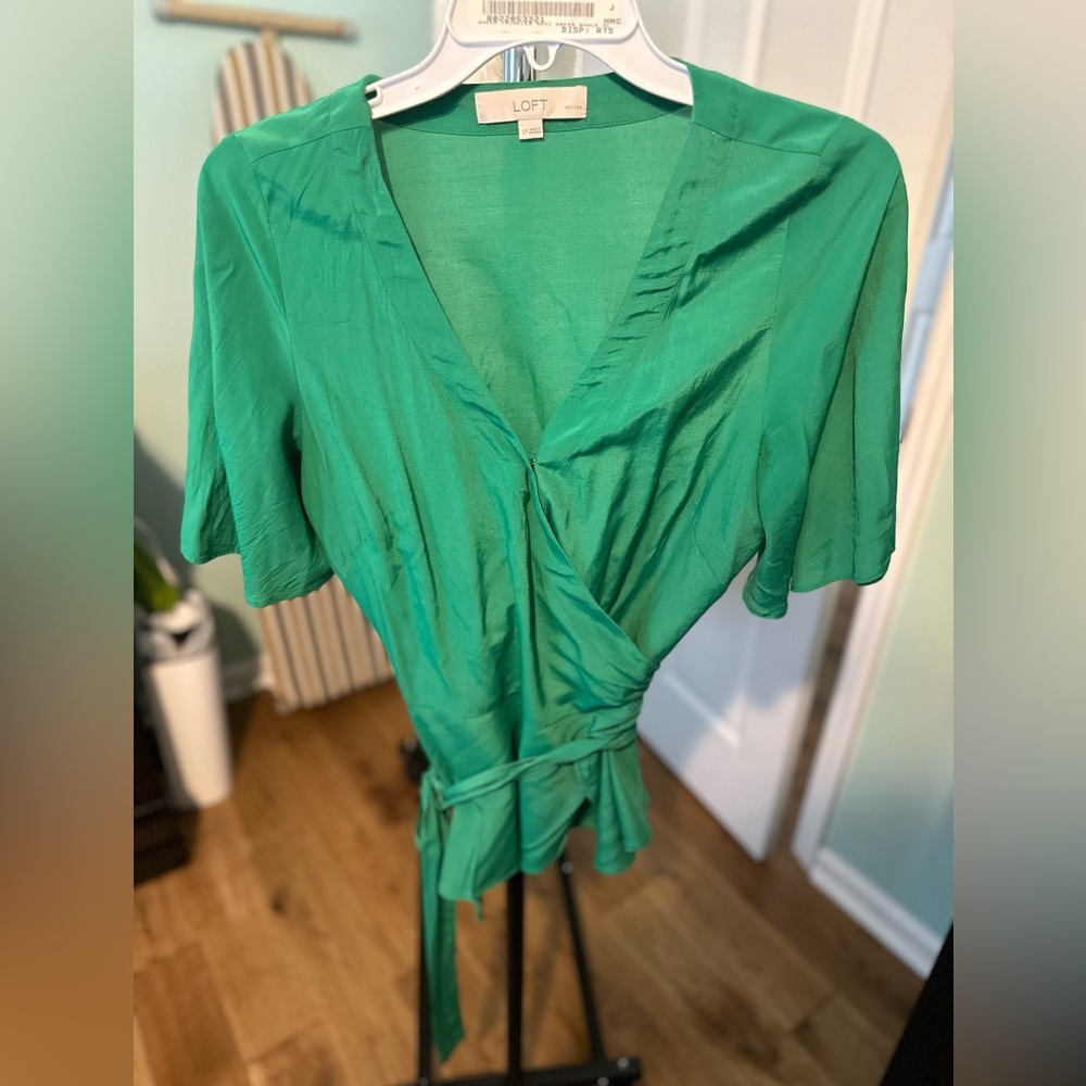 Loft wrap top